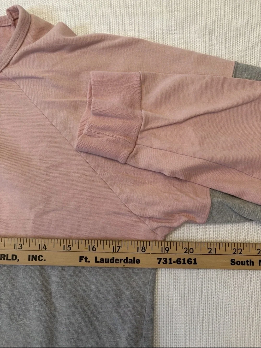 Vintage 90’s J.Crew Sweatshirt Women’s Medium Pink Gray Cotton Crewneck USA